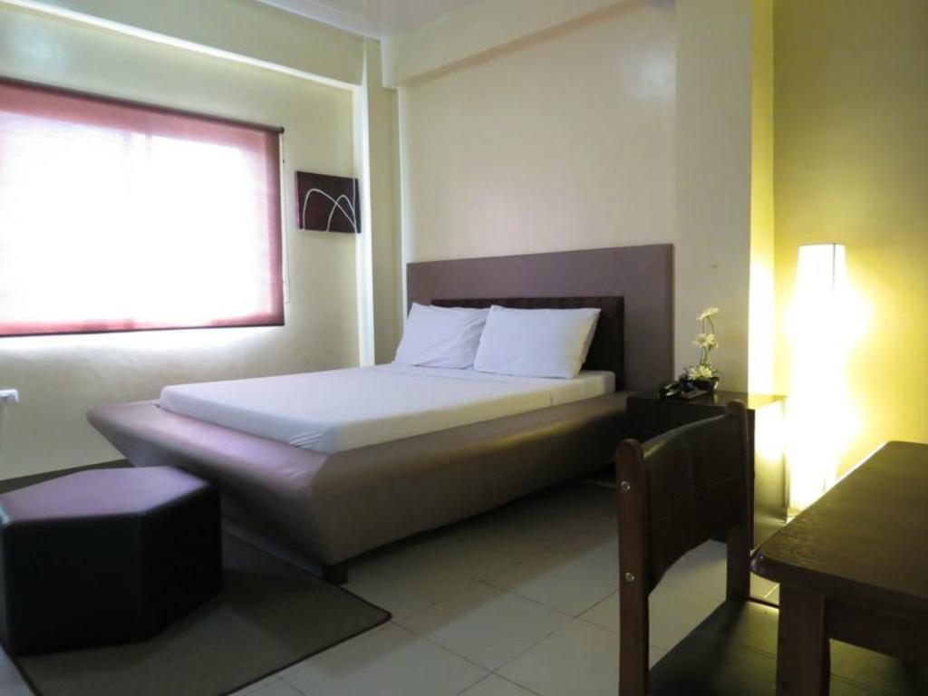 Hotel Cara Lipa City Extérieur photo