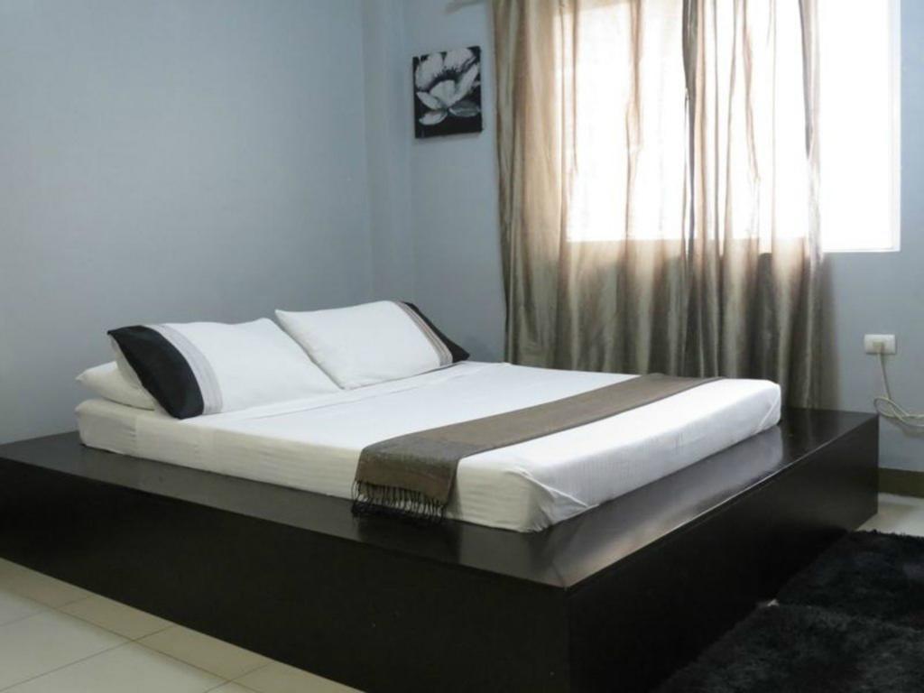 Hotel Cara Lipa City Extérieur photo