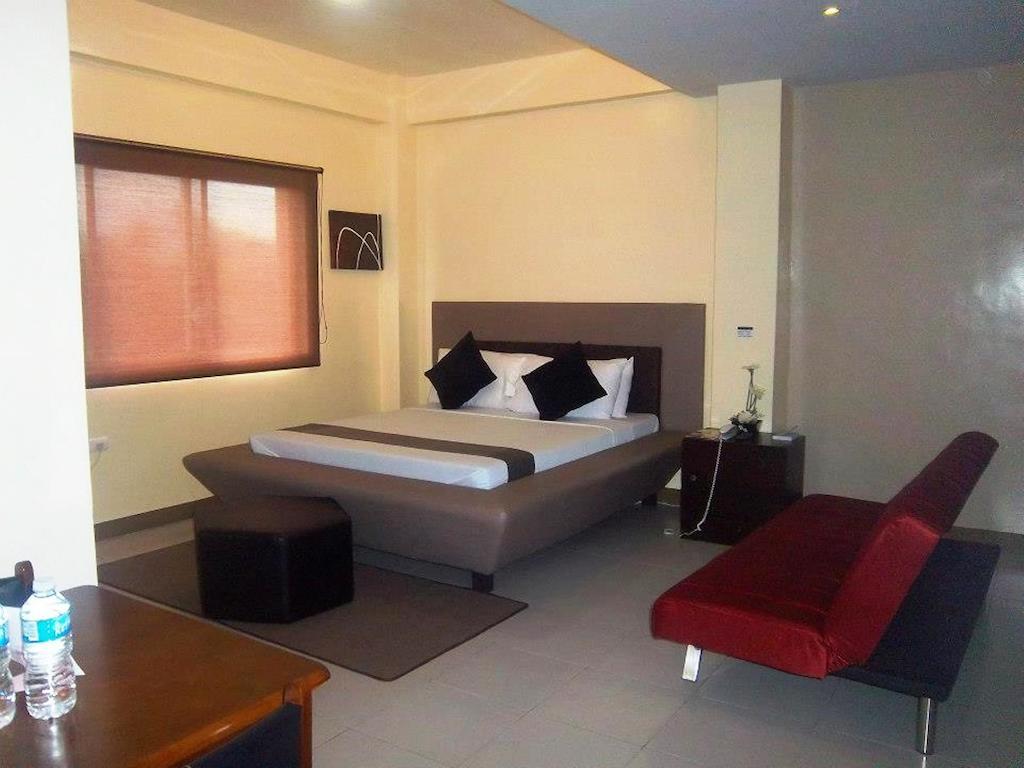 Hotel Cara Lipa City Extérieur photo